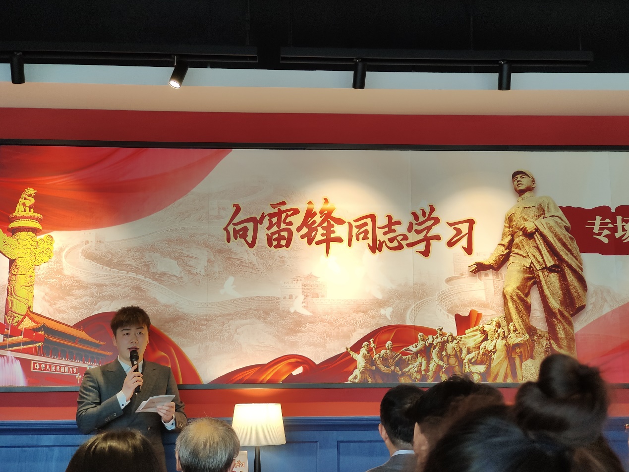 豆豆传媒团委组织团员学生代表参加团武汉市委学雷锋日共青团专场读书会